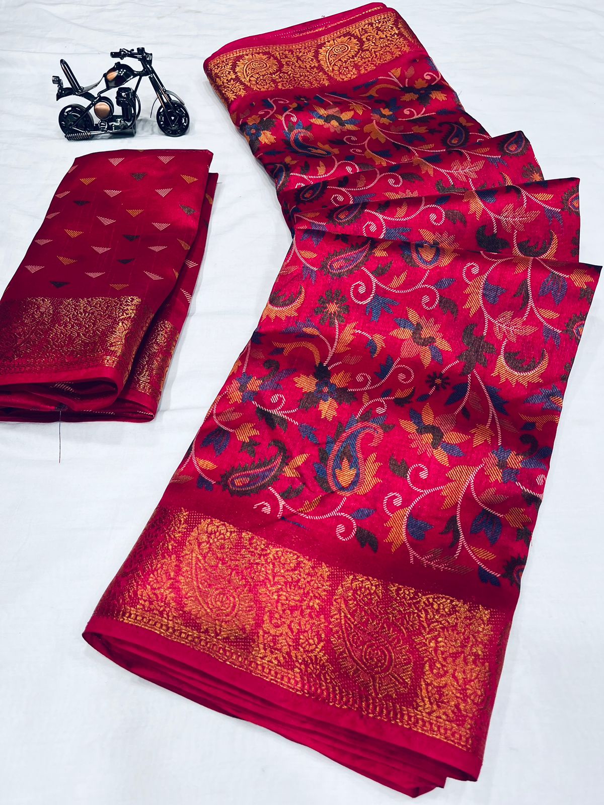 Wow Designer Flower Printed Non Catalog Sarees